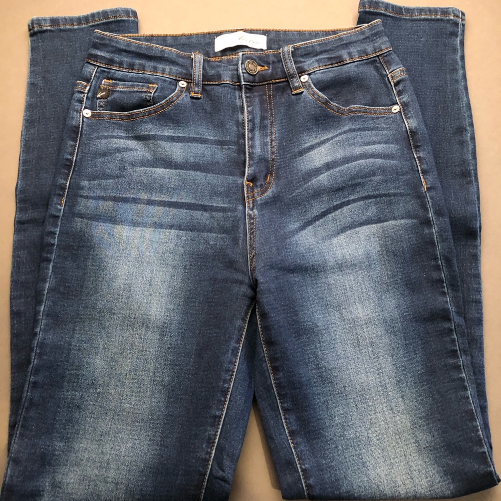 Like-New KanCan Ultra Soft Stretchy Skinny Jeans 7/27